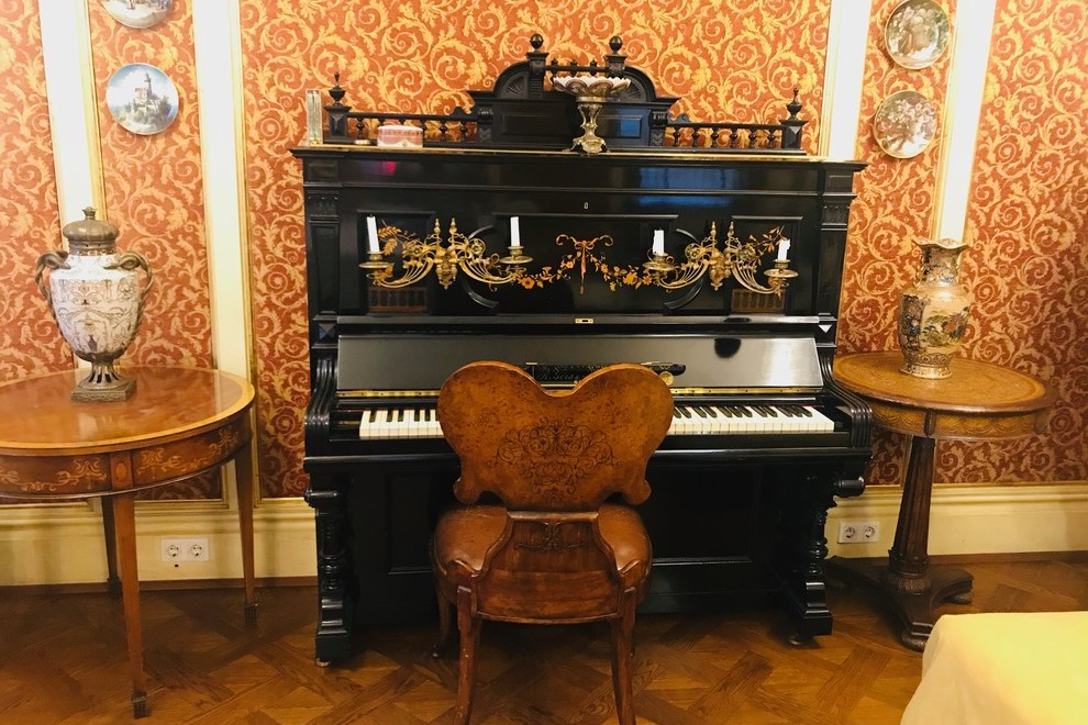 Музыкальный зал-367